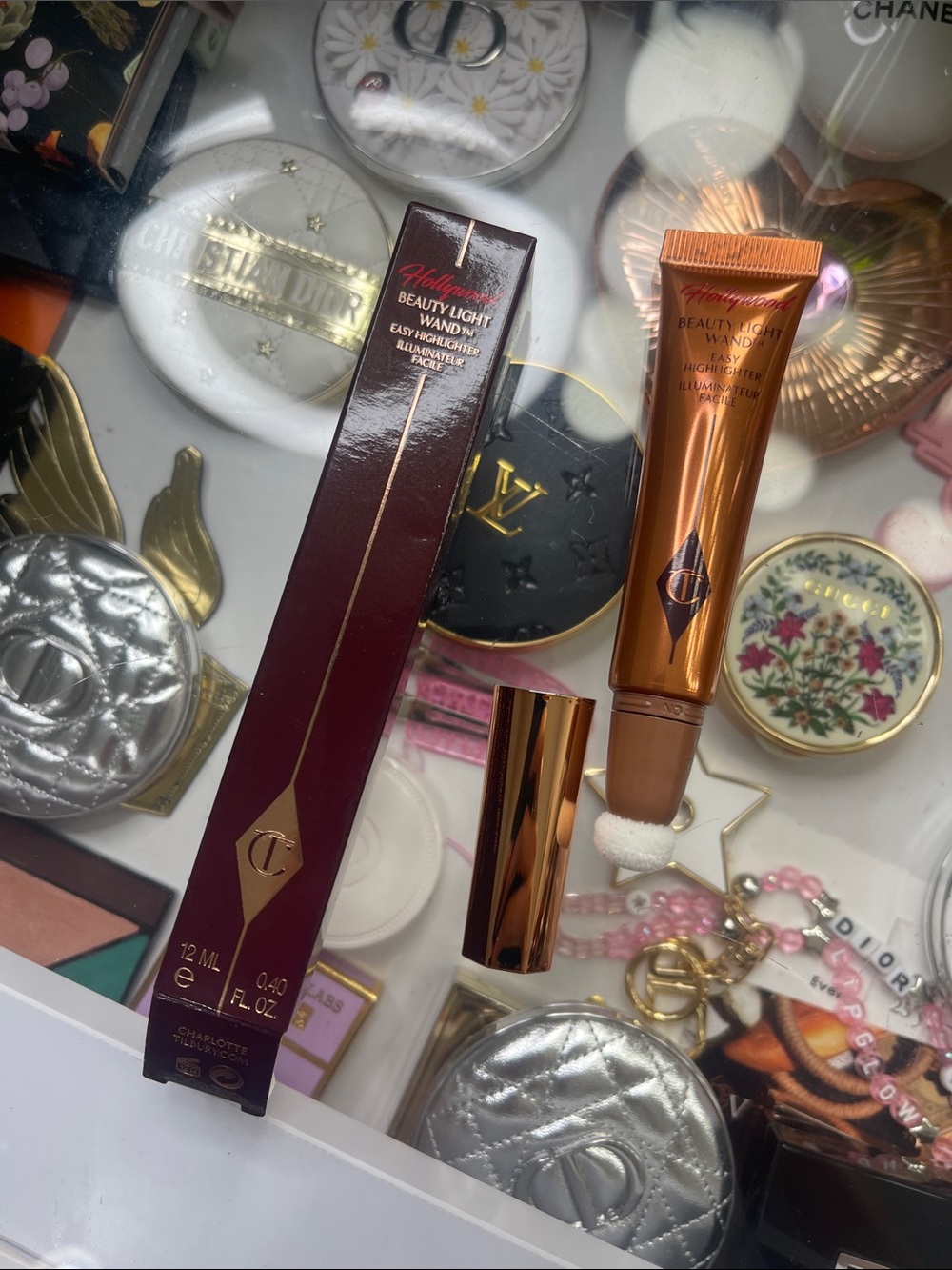 BNIB Charlotte tilbury spotlight beauty light wand highlighter full size